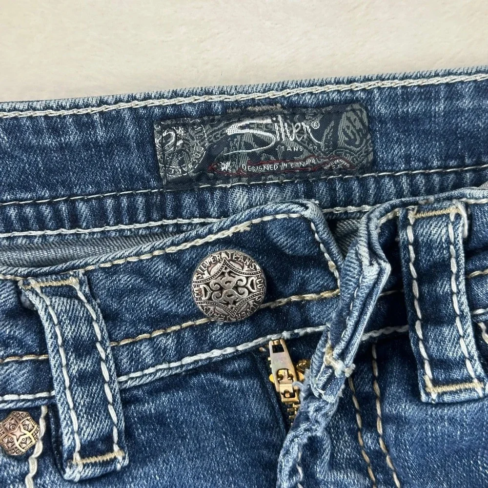 Silver Jeans Toni Shorts Womens 27 Medium Wash Distressed Y2K Denim‎